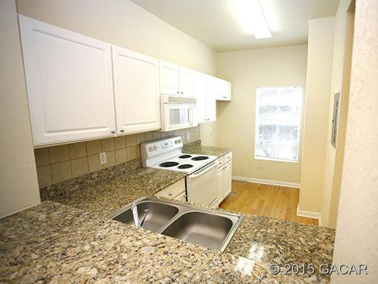 5005 Nw 43rd Ave - Photo 4 of 9