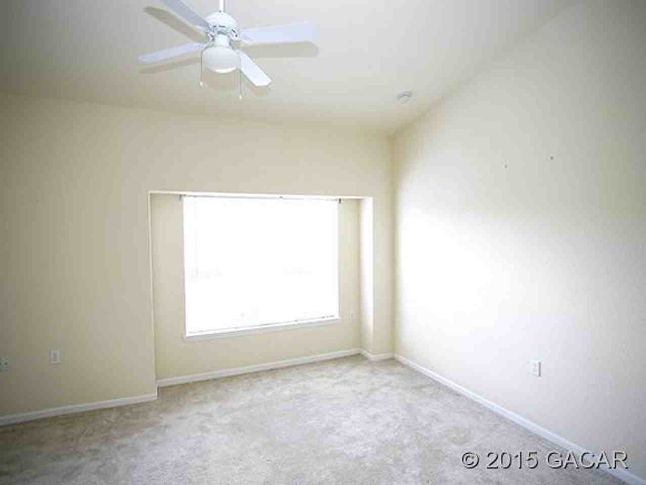 5005 Nw 43rd Ave - Photo 6 of 9