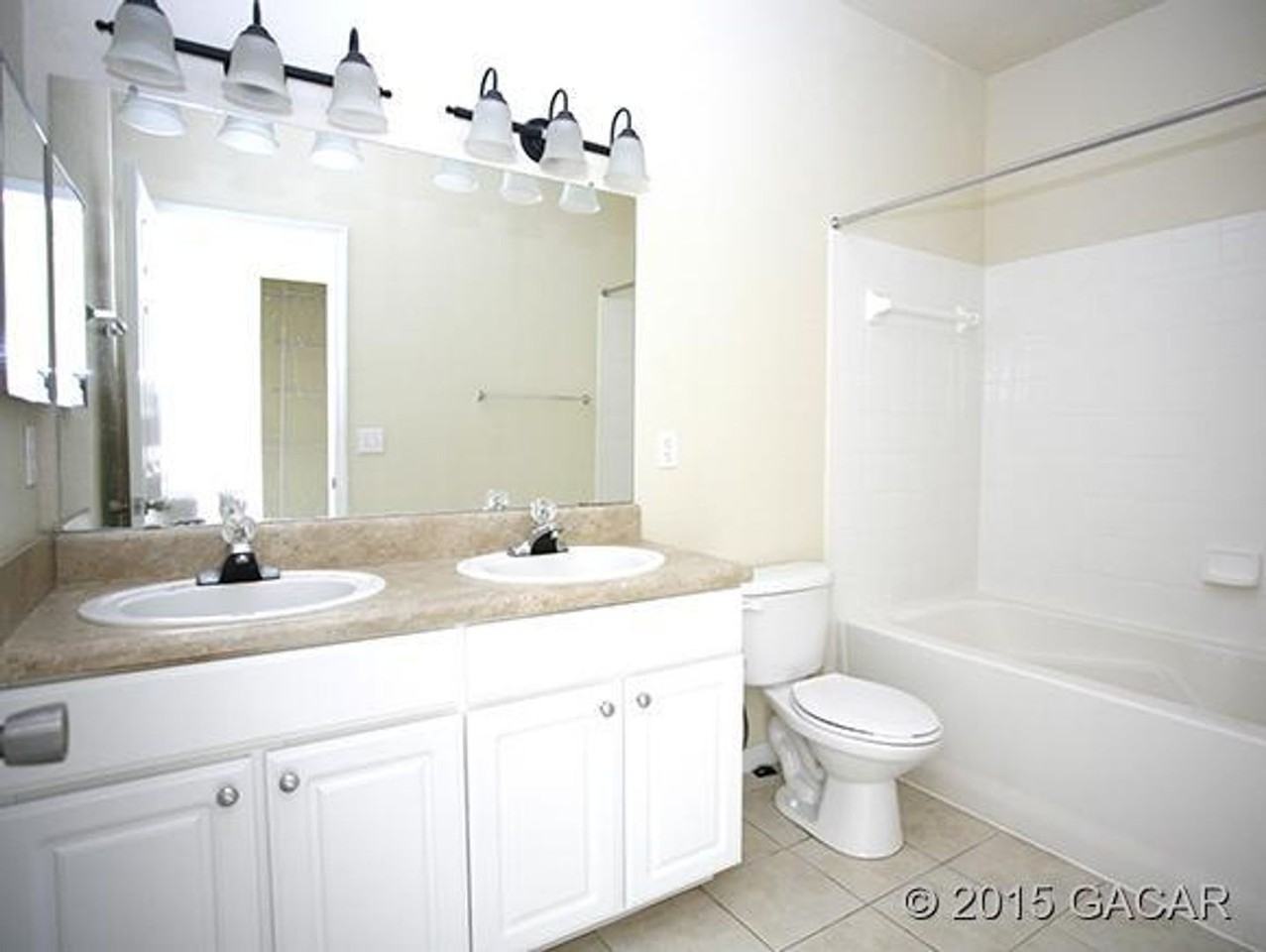 5005 Nw 43rd Ave - Photo 7 of 9