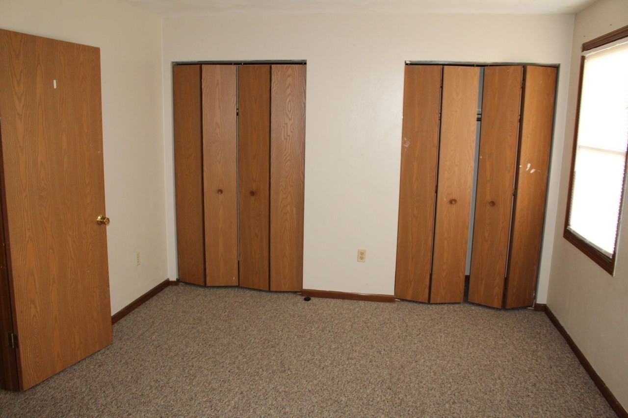 277 Church St - Photo 5 of 8