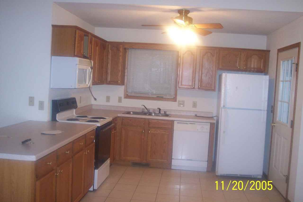 1403 Glenview Ln - Photo 2 of 11