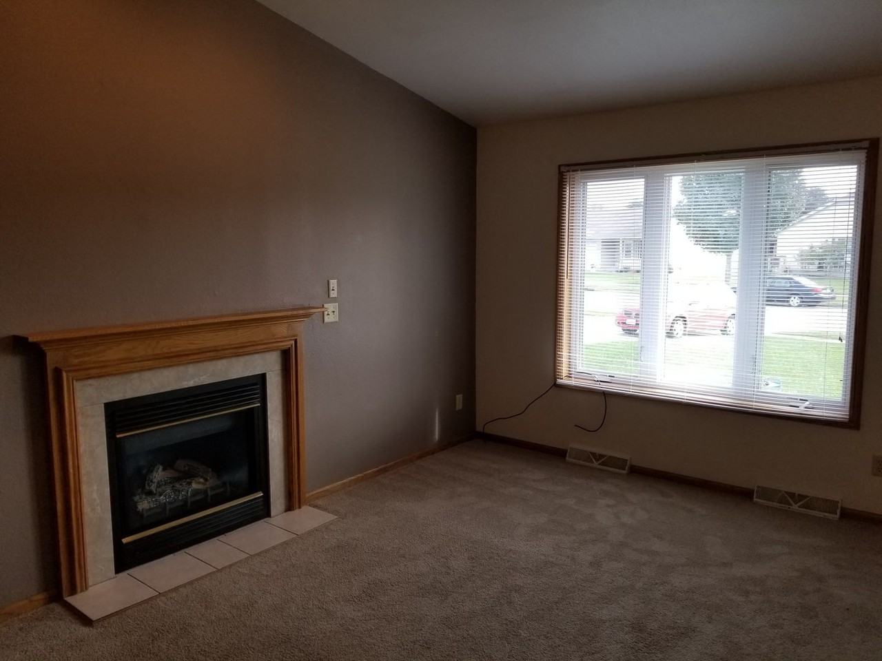 1403 Glenview Ln - Photo 5 of 11