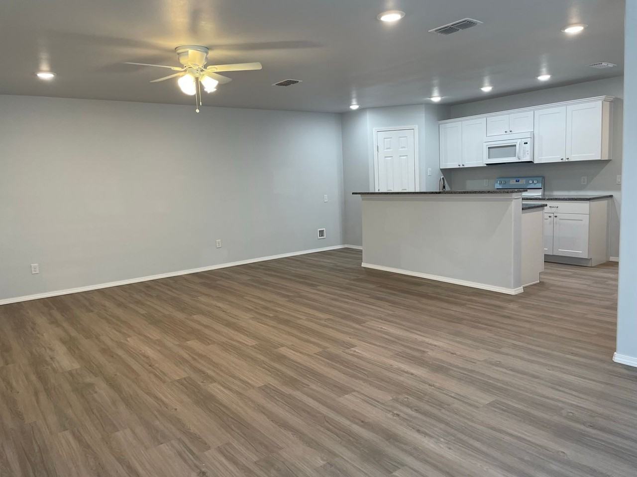5509 Kemper St #A - Photo 3 of 11