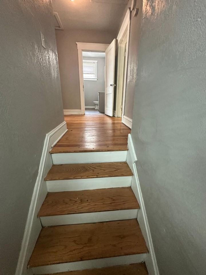 2710 Indiana Ave - Photo 5 of 12