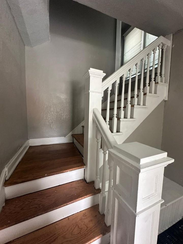 2710 Indiana Ave - Photo 6 of 12
