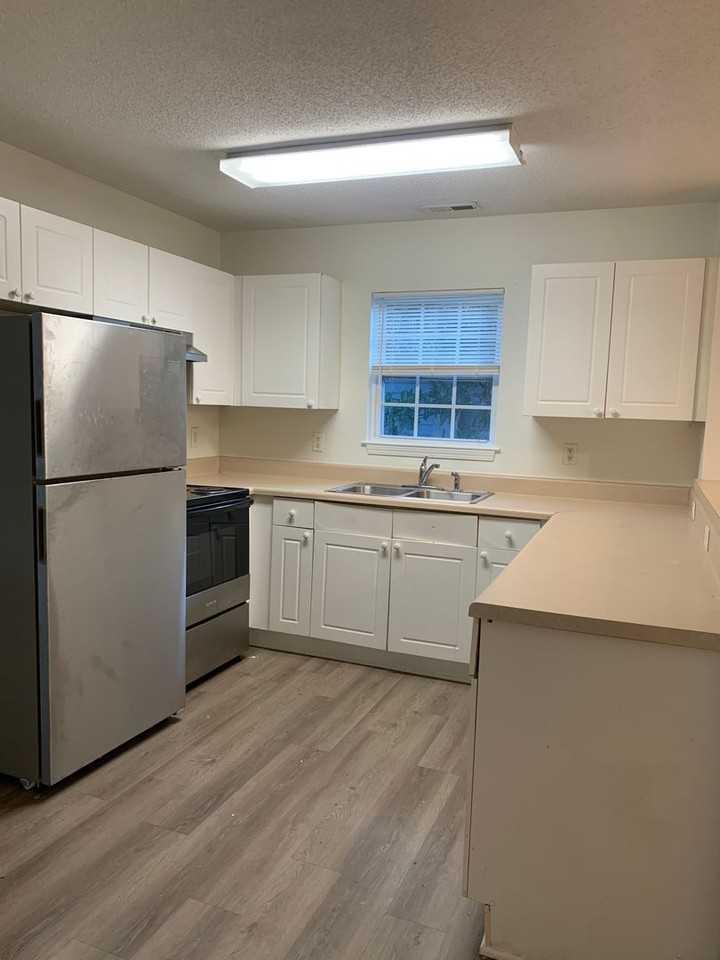 222 Charter Dr - Photo 6 of 18