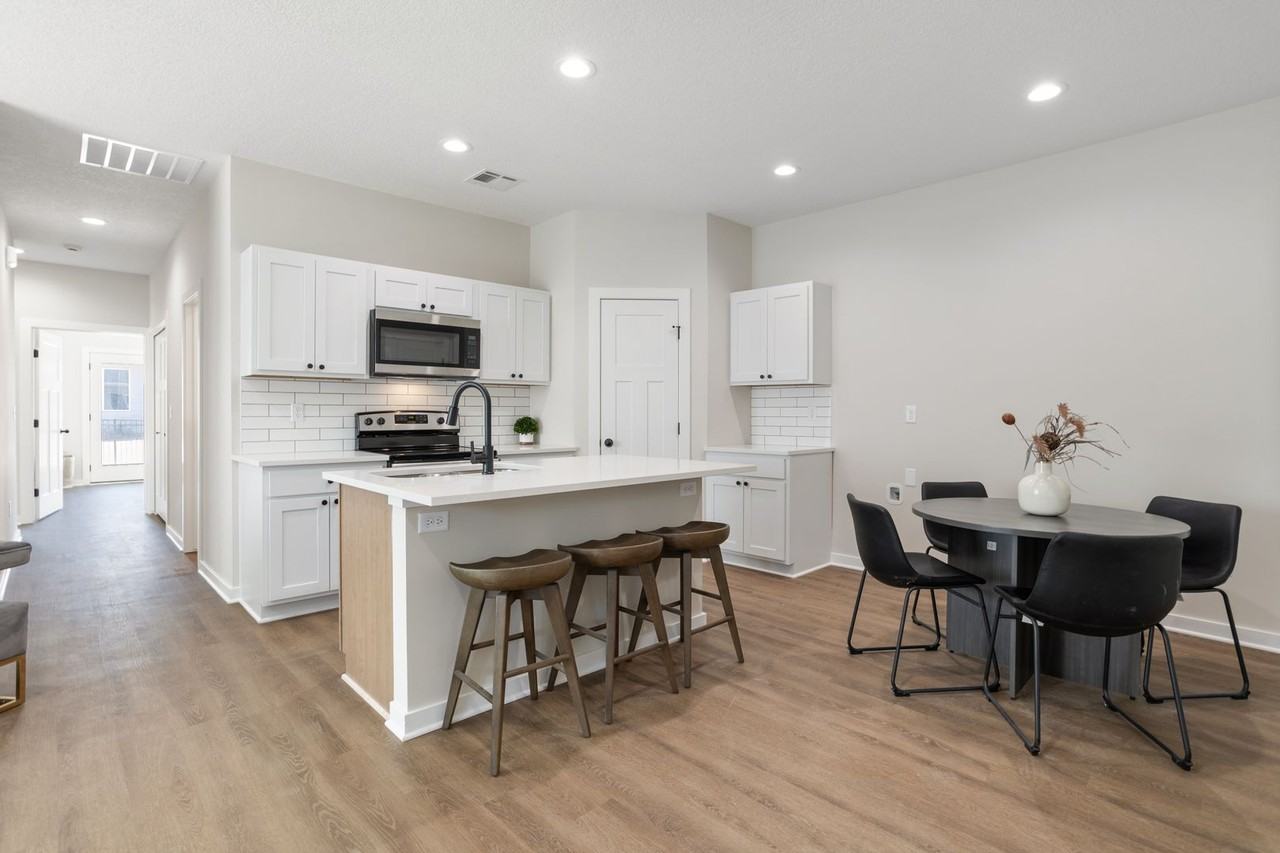 4304 N Sandplum St - Photo 3 of 19
