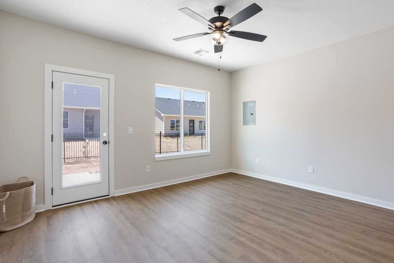 4304 N Sandplum St - Photo 5 of 19