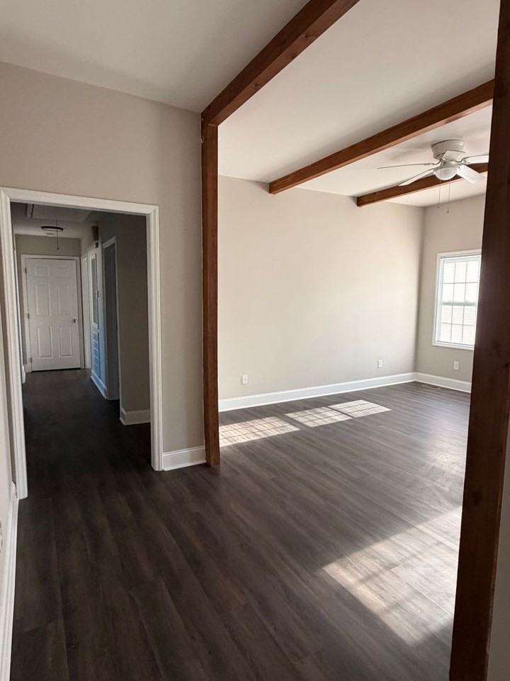 307 Providence Rd - Photo 2 of 11