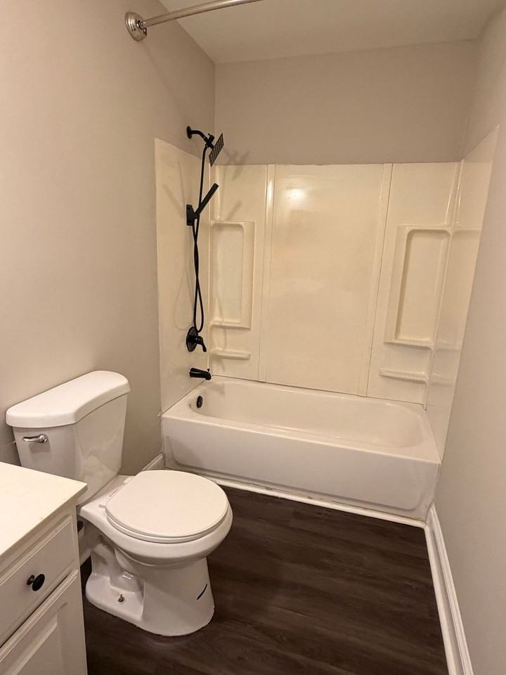 307 Providence Rd - Photo 5 of 11