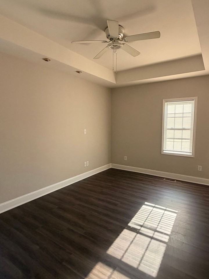 307 Providence Rd - Photo 6 of 11