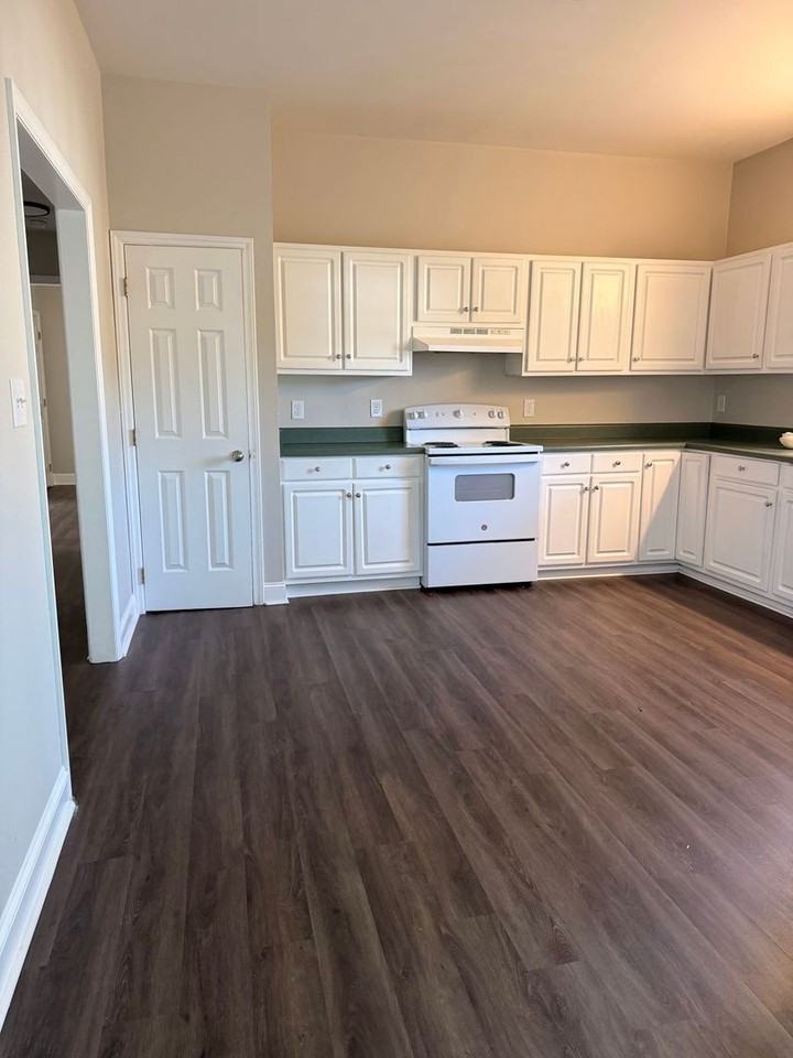 307 Providence Rd - Photo 7 of 11