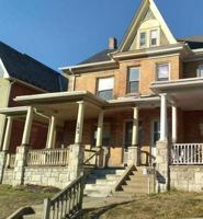 featured image of 585 E Chestnut St