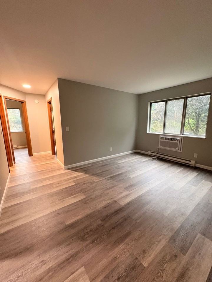 Park Manor Apartments - Photo 7 of 16