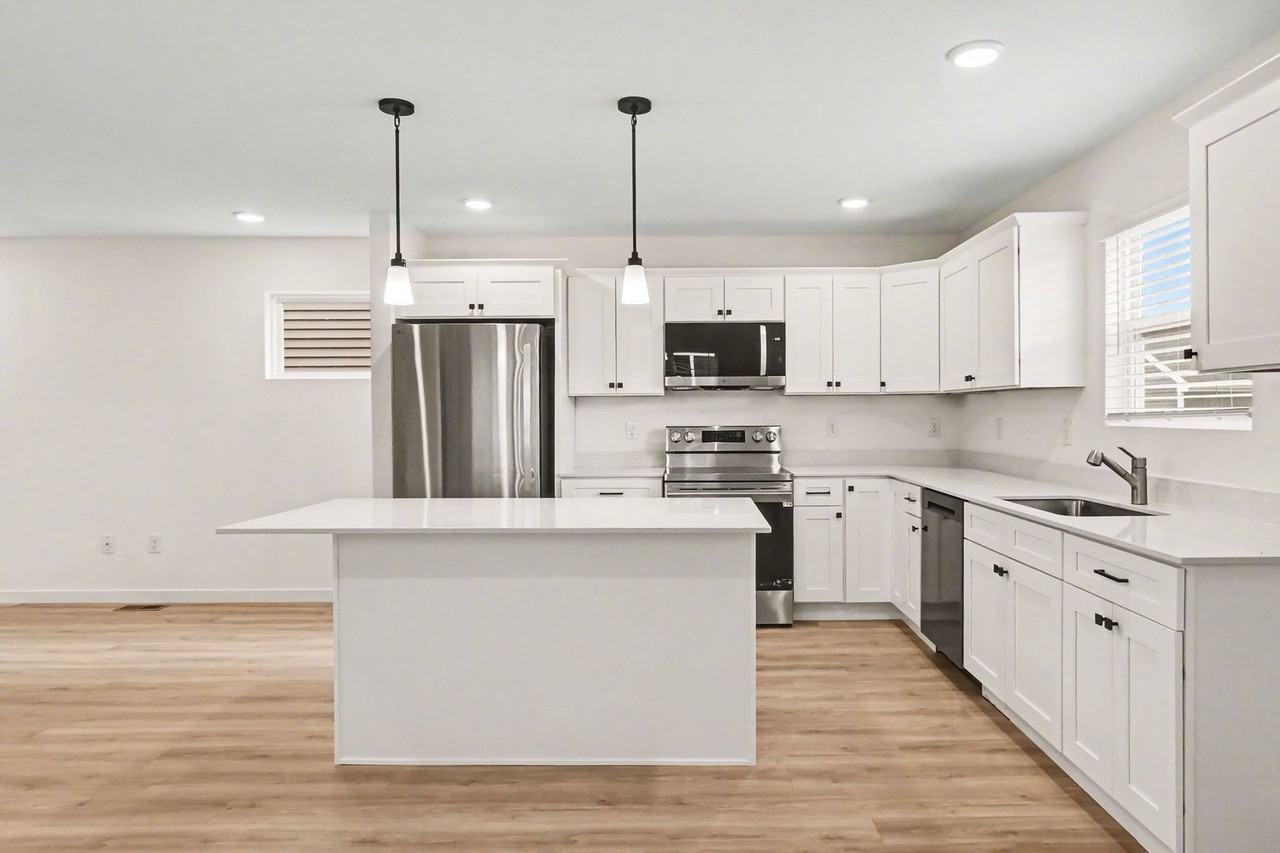 2127 Austin St - Photo 5 of 28