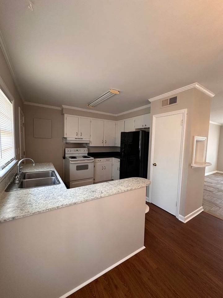 904 Vann St - Photo 5 of 20