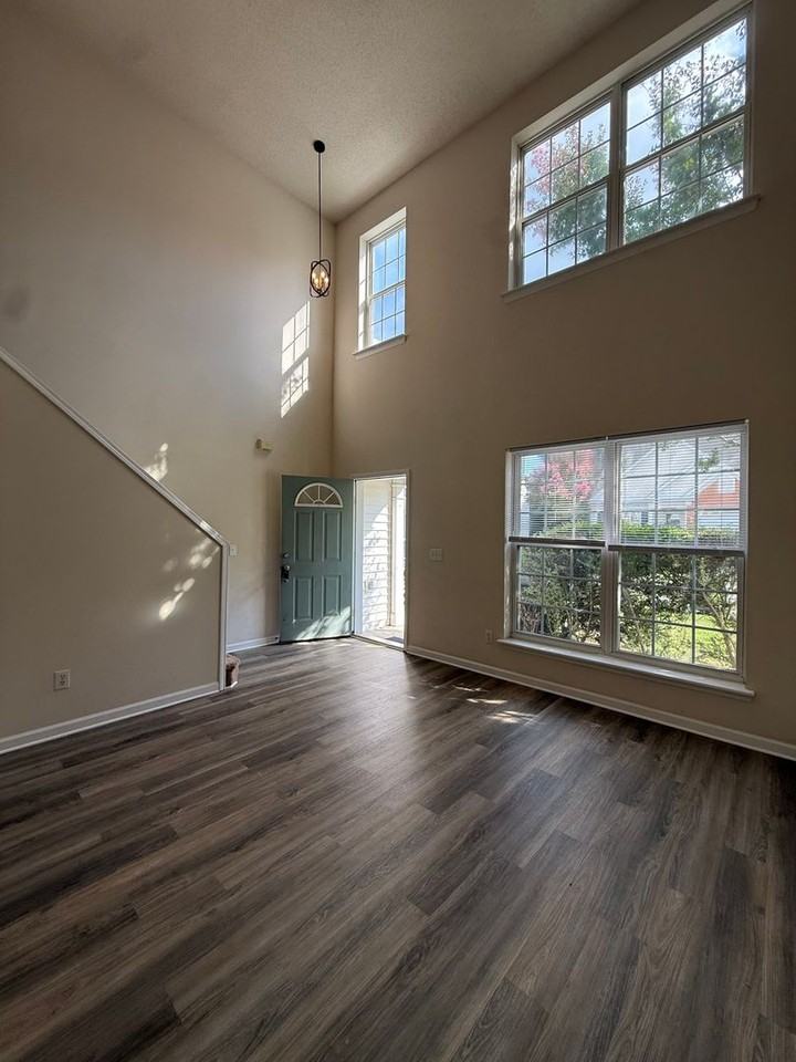 146 Brentfield Loop - Photo 3 of 29
