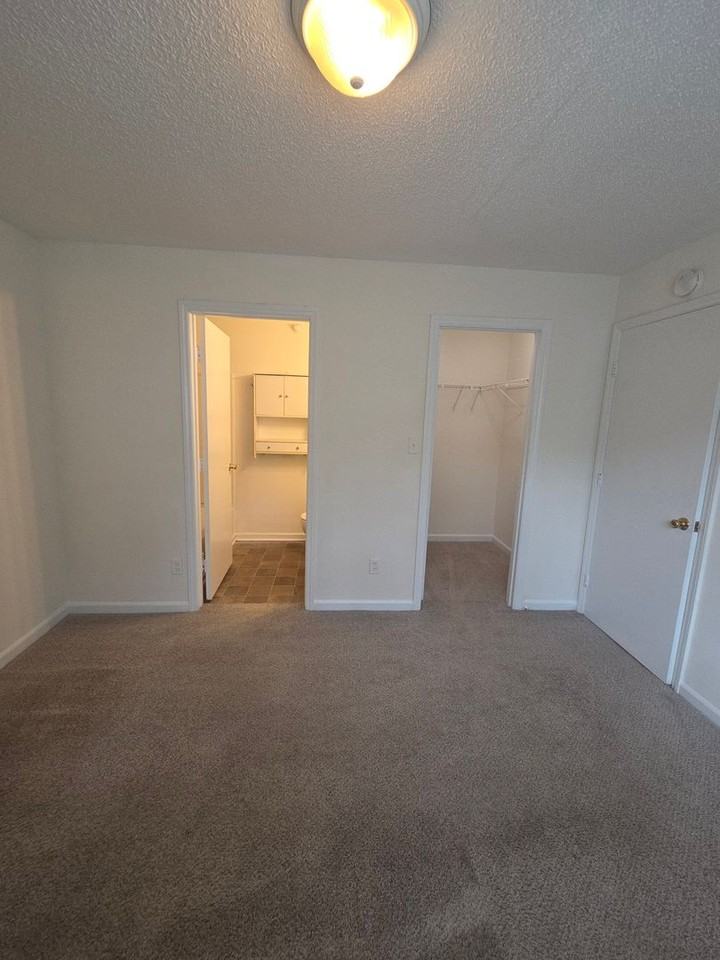 1120 Carlton Ave - Photo 7 of 12