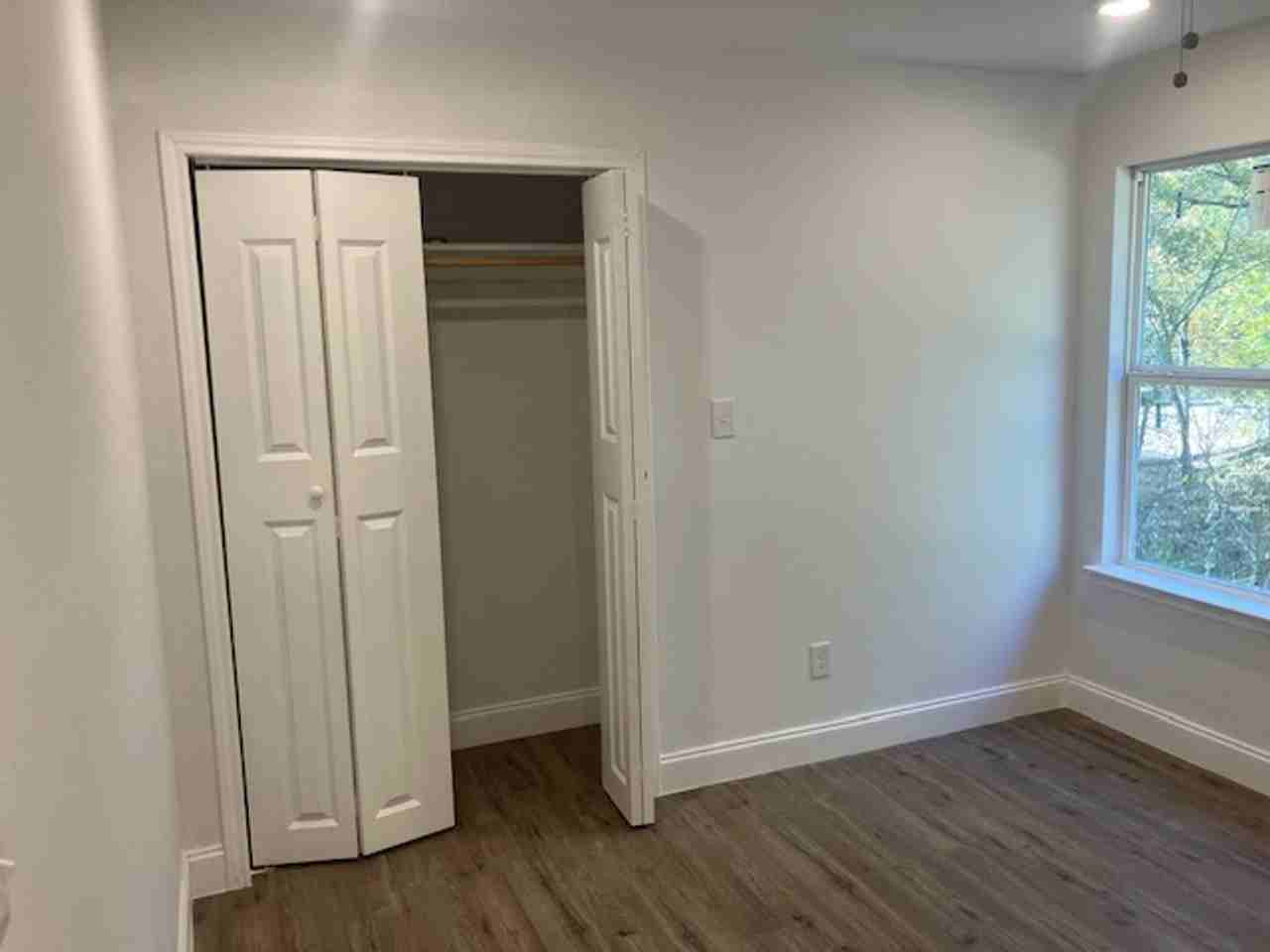 119 Chisholm Trl - Photo 7 of 10