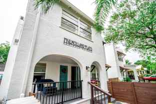Gated Seminole Heights Apartments - Photo 1 of 1