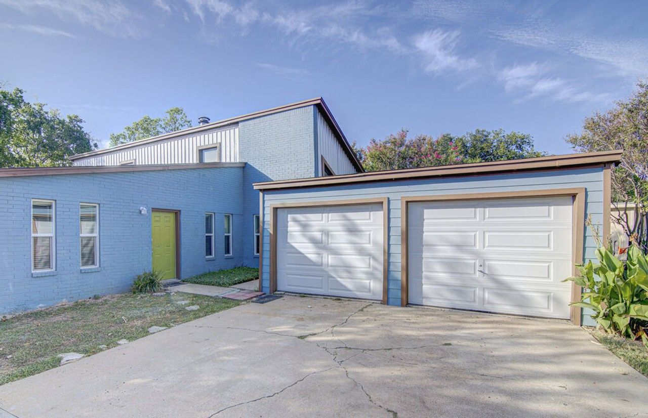 1807 Briar Hill Dr - Photo 2 of 50
