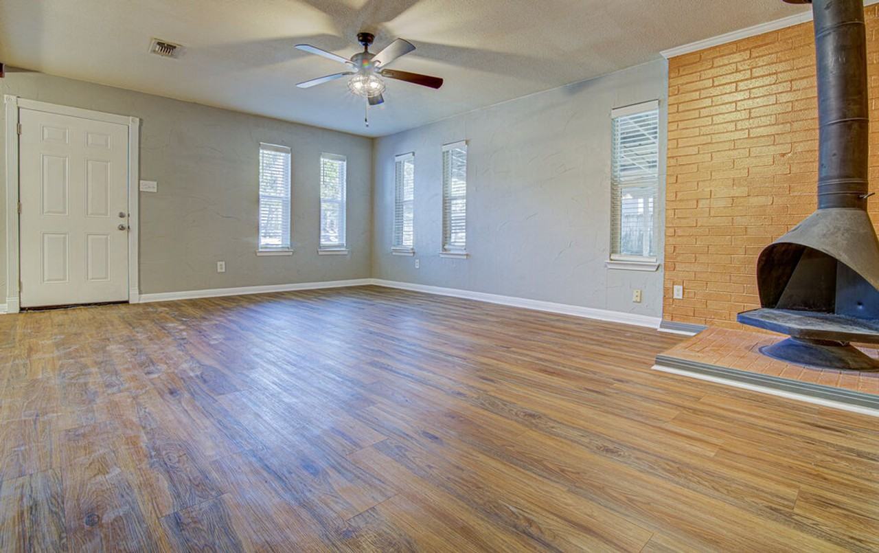 1807 Briar Hill Dr - Photo 4 of 50