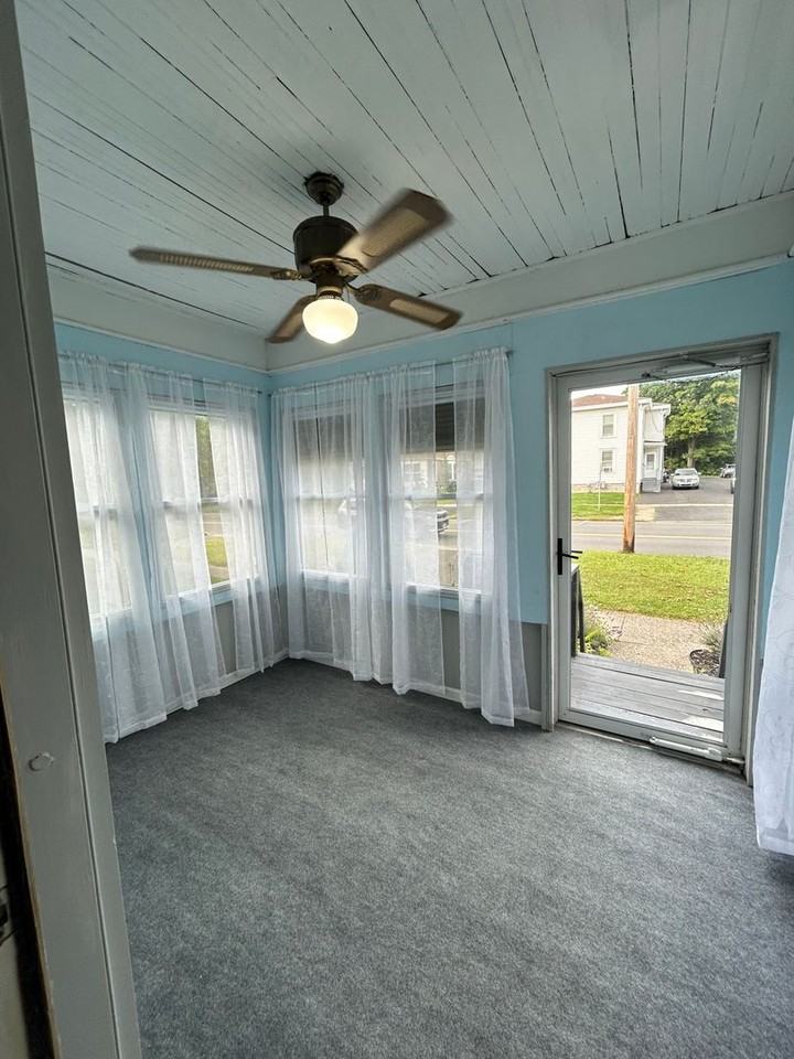 111 N 1st St - Photo 2 of 34