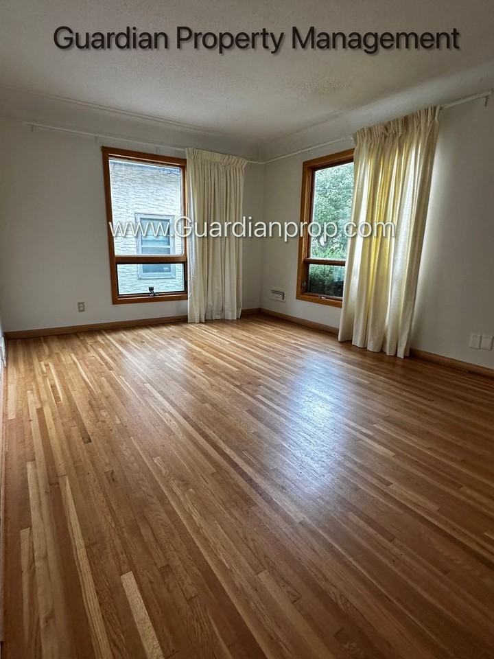 1309 28th Ave Ne - Photo 4 of 16