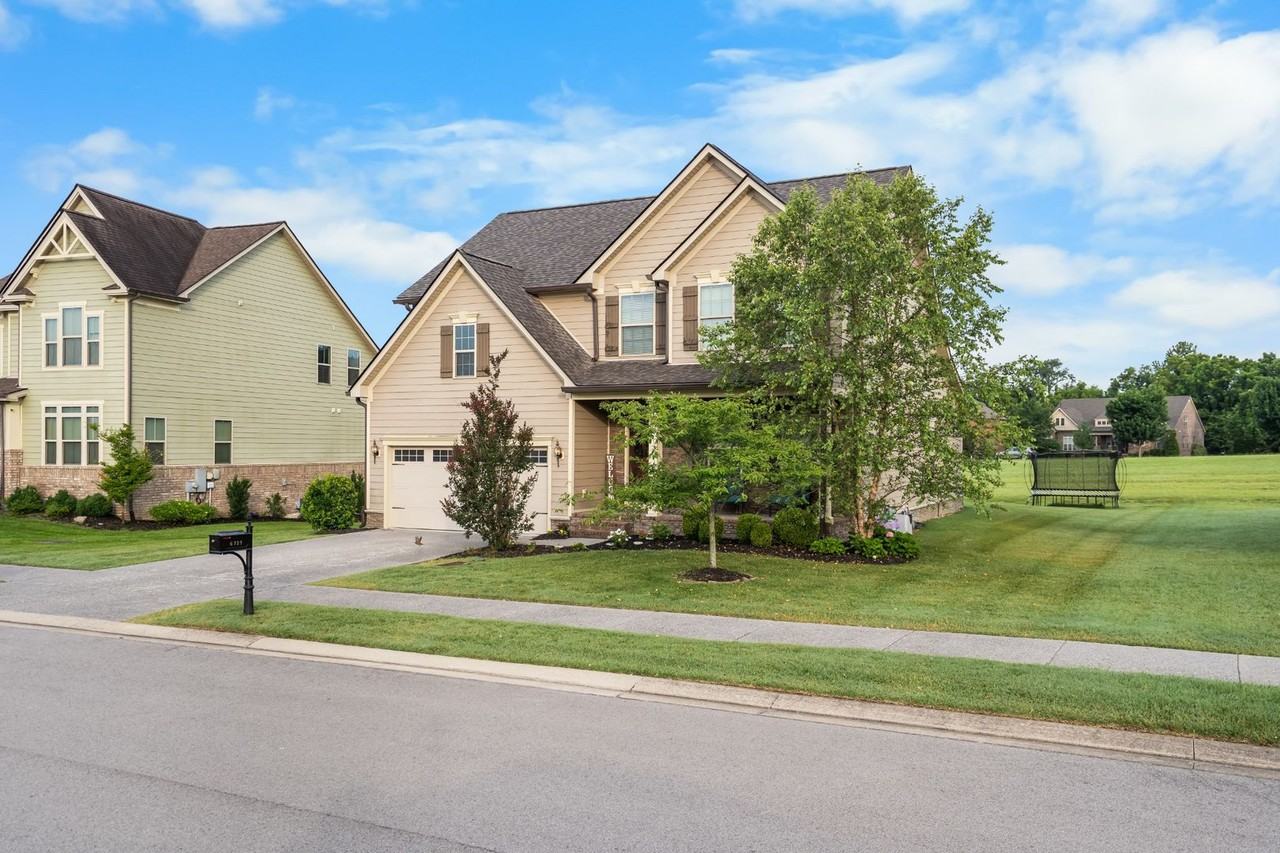 6725 Pleasant Gate Ln - Photo 4 of 38