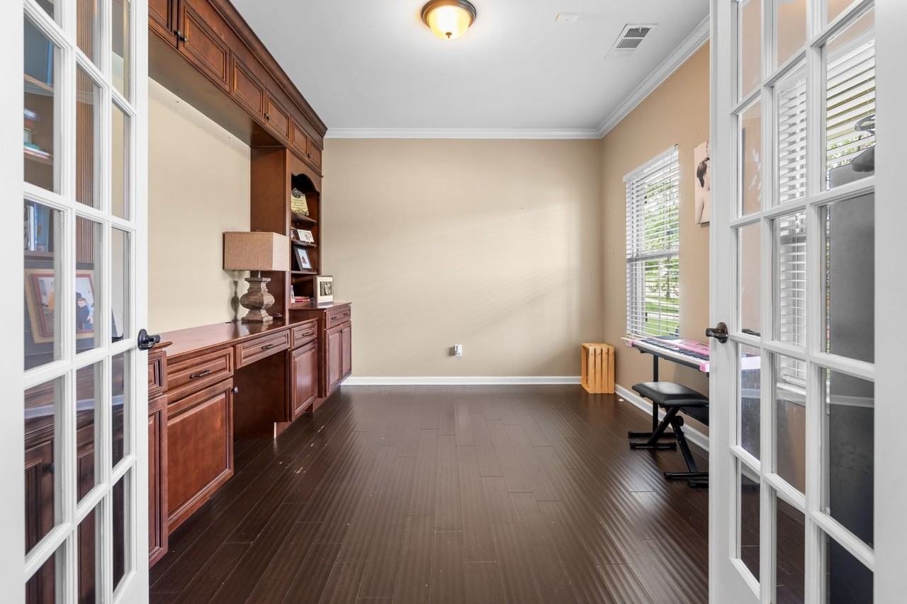 6725 Pleasant Gate Ln - Photo 6 of 38