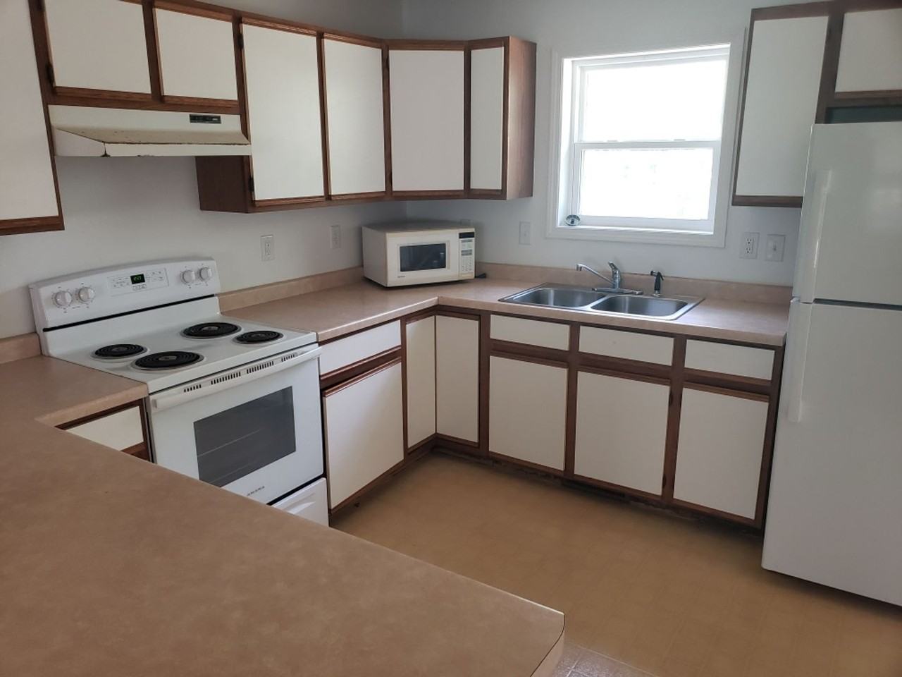 2310 E Lexington Blvd - Photo 3 of 13
