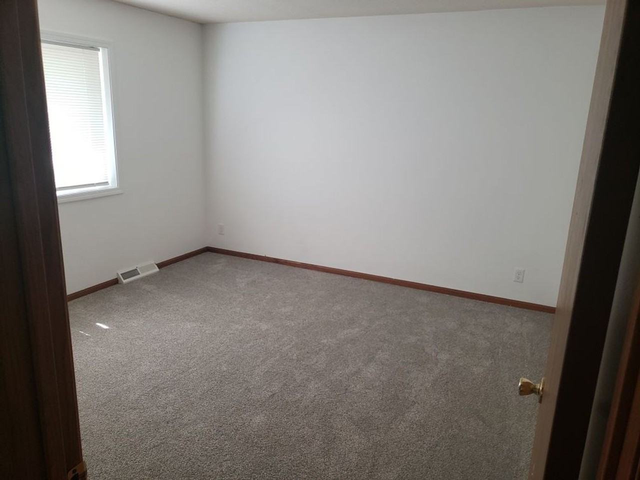 2310 E Lexington Blvd - Photo 6 of 13