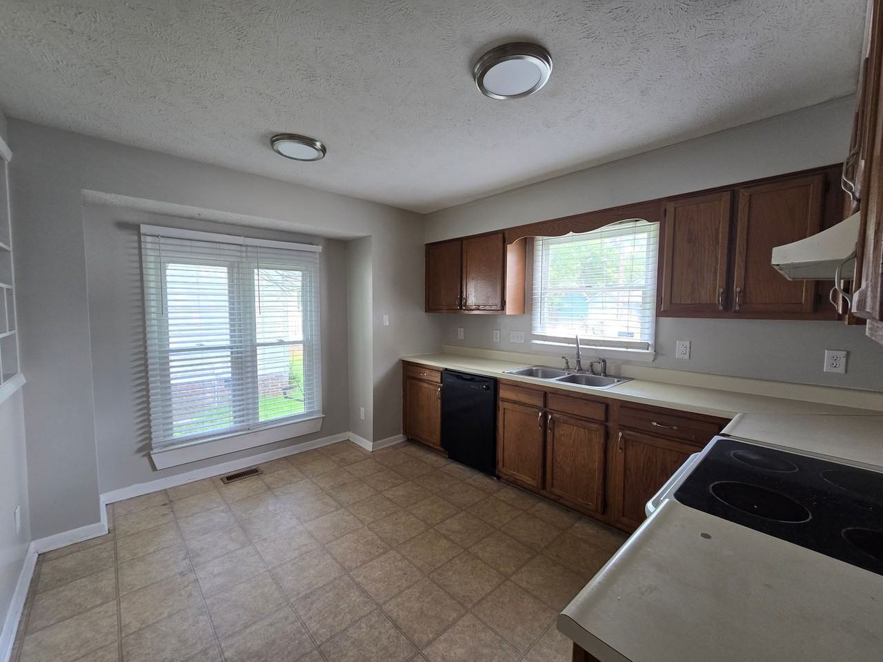 824 Glen Reilly Dr - Photo 3 of 22