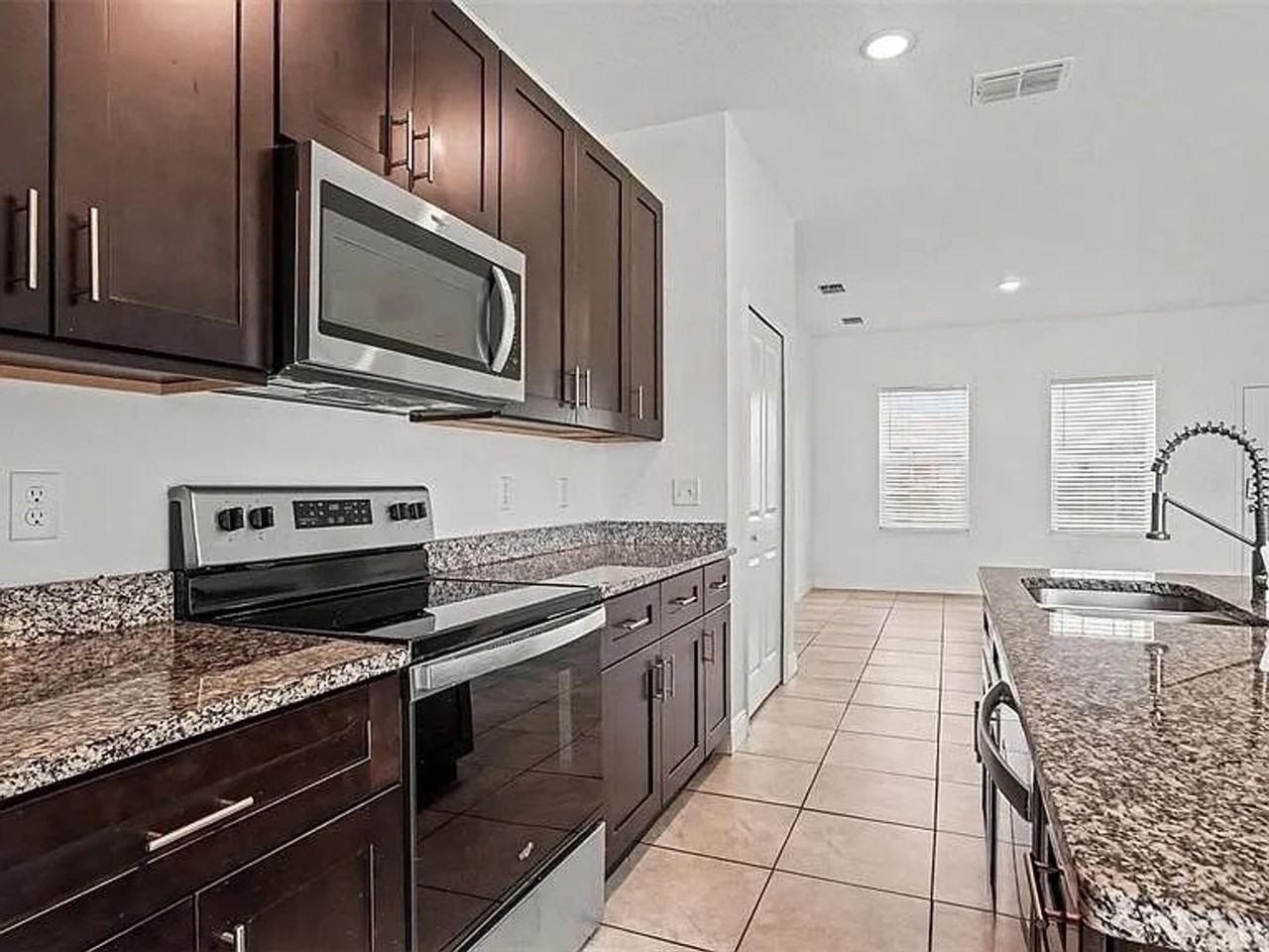 13537 Sw 47th Cir - Photo 4 of 11