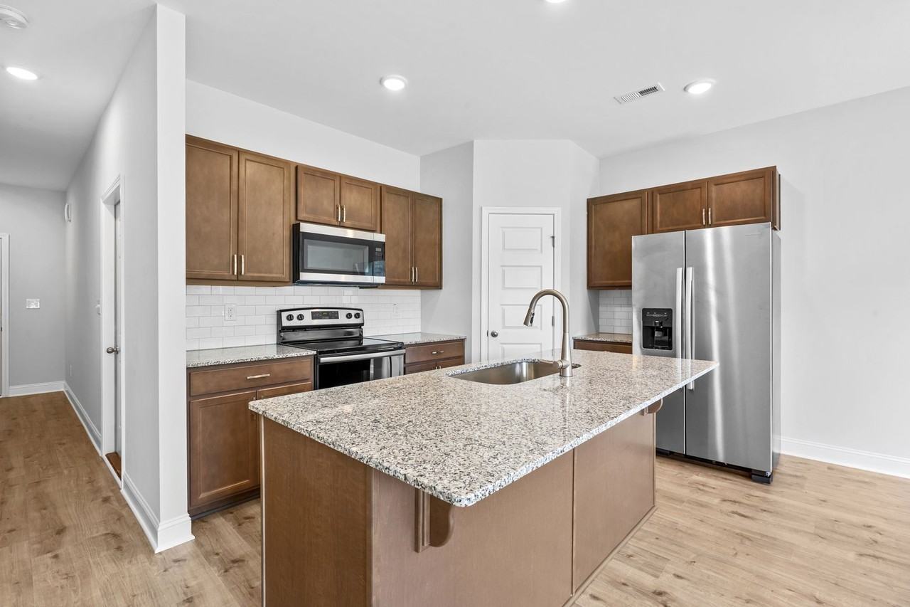 316 W Saltgrass Ln - Photo 5 of 20