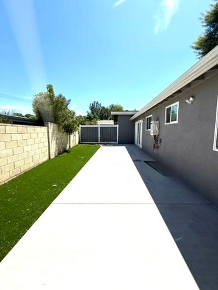 17114 Ceredo Pl - Photo 3 of 15