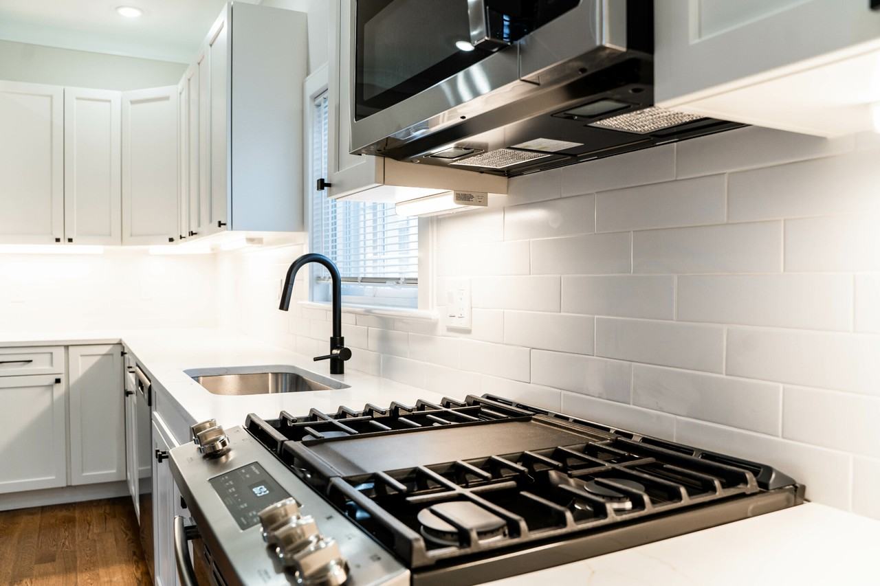 11 Falkland St #2 - Photo 5 of 27