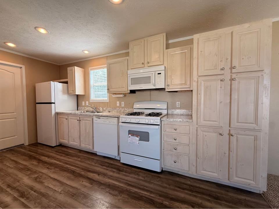 52184 Norfolk Ln #609 - Photo 4 of 15