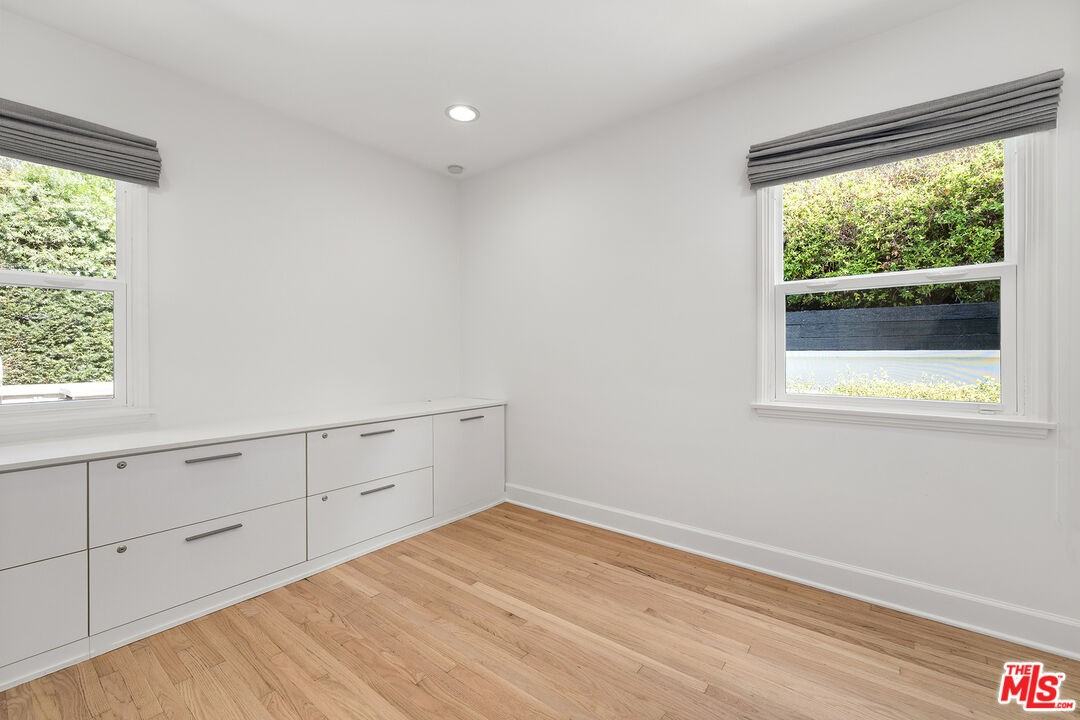 3976 Goodland Ave - Photo 4 of 8
