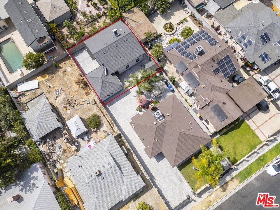 6635 Riverton Ave - Photo 5 of 8