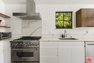 8700 Dorrington Ave - Photo 7 of 8
