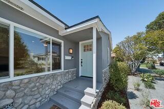 4833 Beloit Ave - Photo 3 of 8
