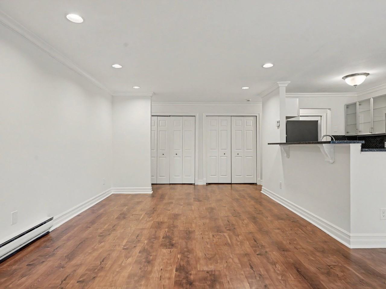 180 Glenbrook Rd #I - Photo 6 of 8