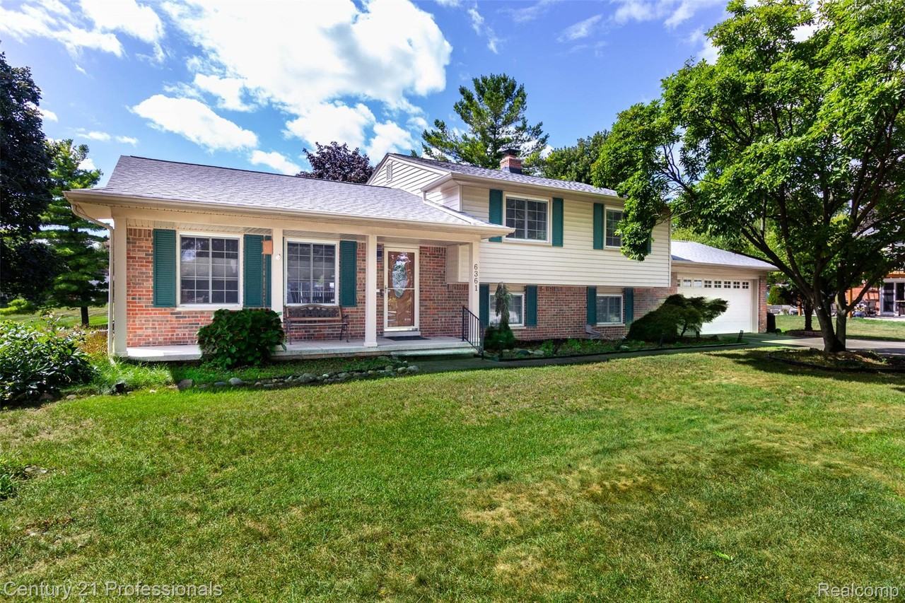 6361 Emerald Lake Dr - Photo 2 of 50