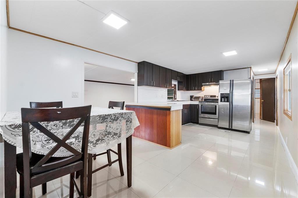 2710 E Marina Dr - Photo 4 of 23