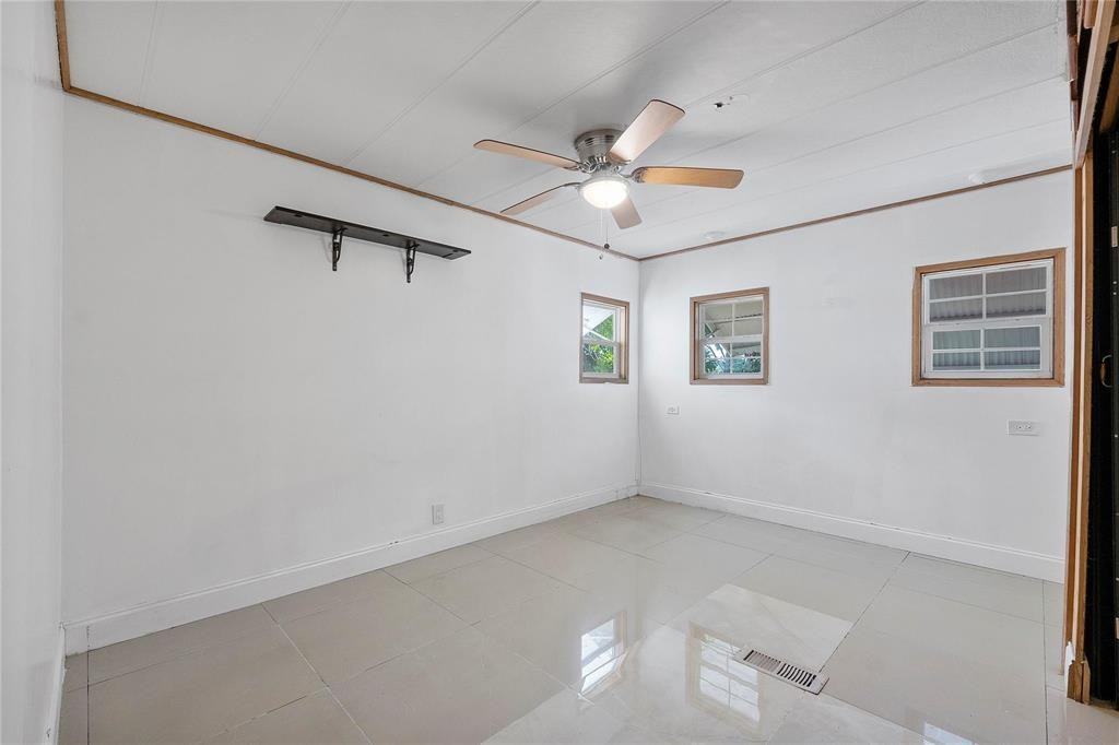 2710 E Marina Dr - Photo 6 of 23
