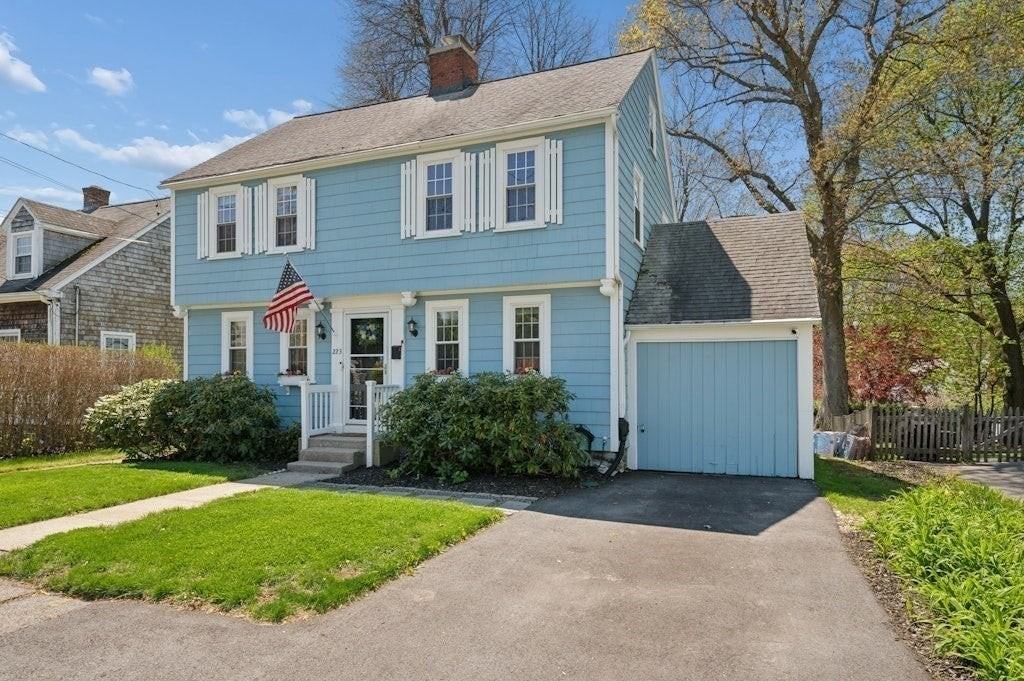 223 Beverly Rd - Photo 5 of 42