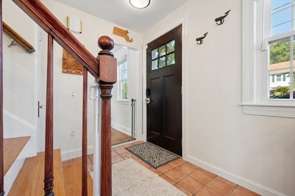 223 Beverly Rd - Photo 7 of 42