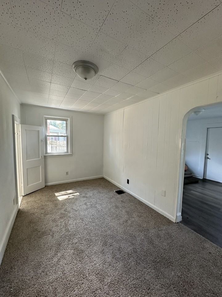 1913 Broadway St #1 - Photo 3 of 6