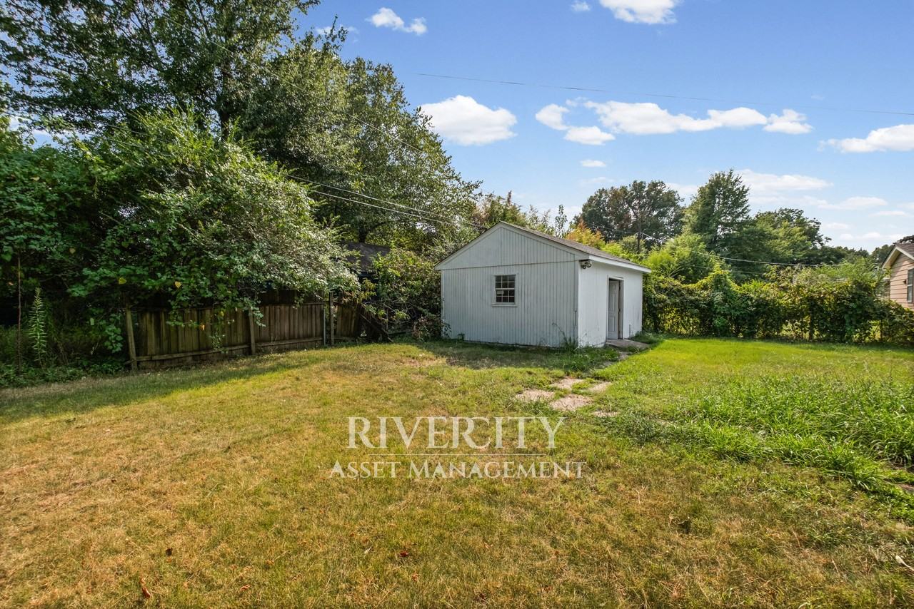 1507 Abernathy Rd #1 - Photo 4 of 18
